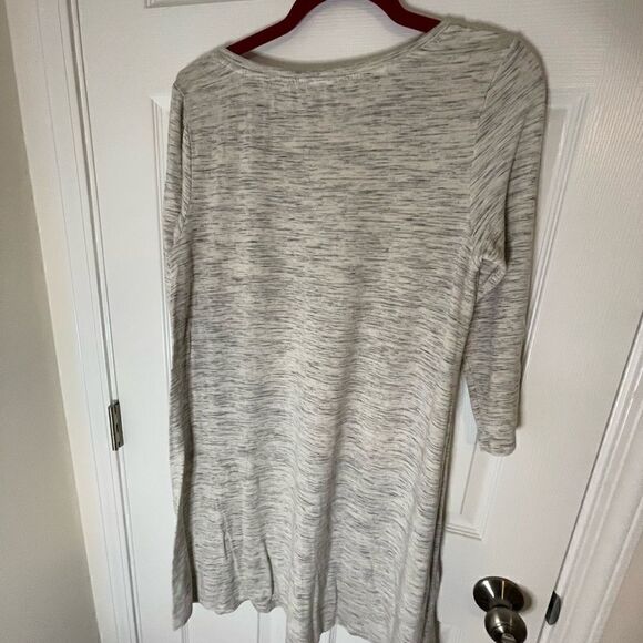 Two Hilary Radley long sleeve dresses. Blue and gray/White. Both Large - Picture 6 of 9